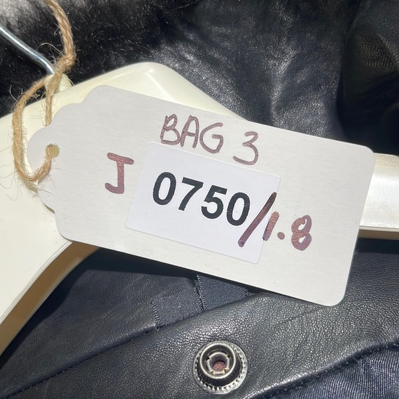 ANDREW Marc Genuine New Zealand Opossum Fur Oversize Vest Size L - Picture 8 of 8